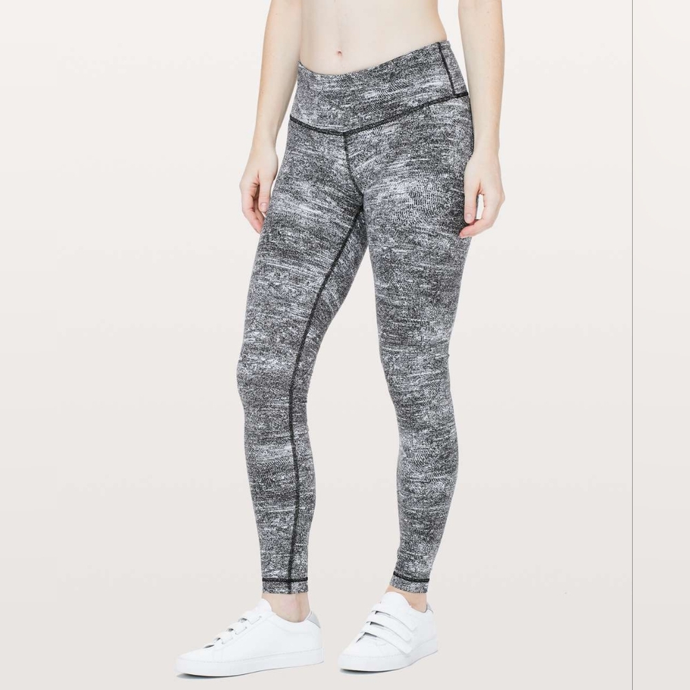 65. Lululemon Wunder Under Low-Rise Tight 28" | Rush Jacquard Black/White